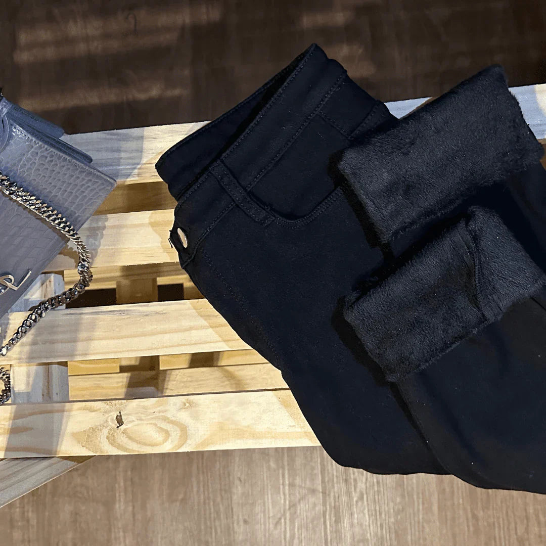 Calça Jeans Peluciada - [Compre 1 Leve 2] + Meia Térmica Grátis!